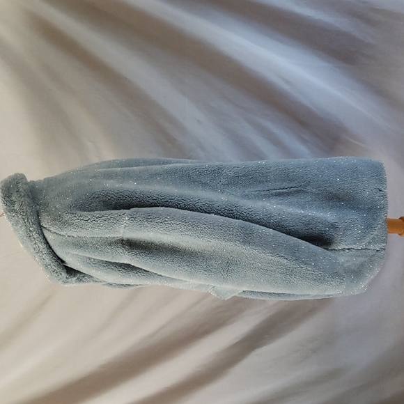 NEW BCBGeneration Cozy Faux Fur Coat - Picture 5 of 9